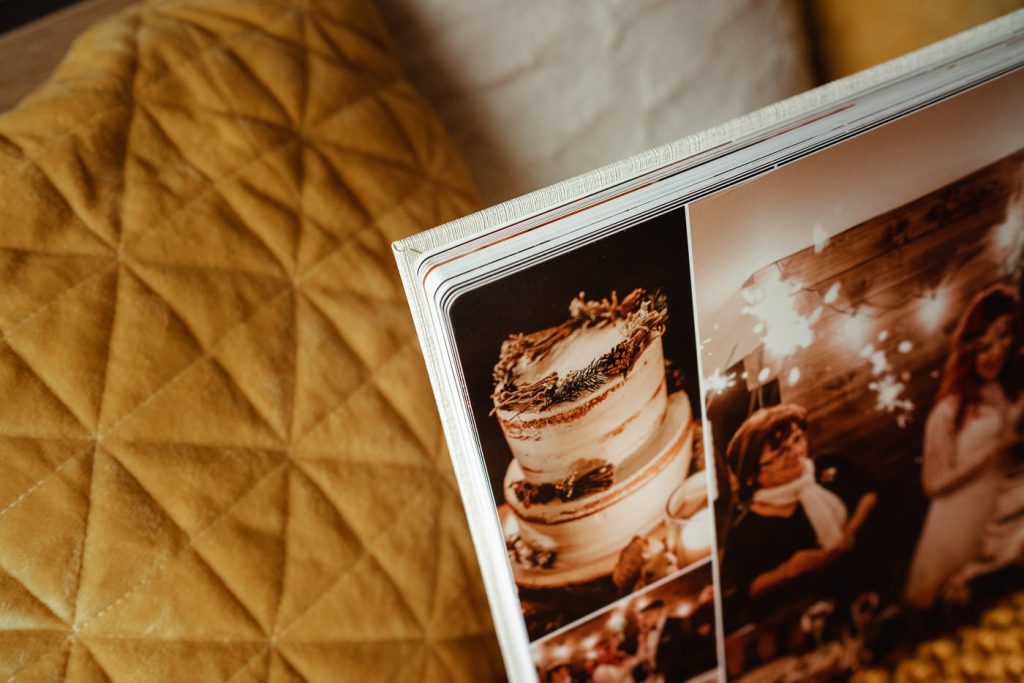 MEMO photo agency - svadobny album - UV lak na fotografiach vydrzi aj 200 rokov.